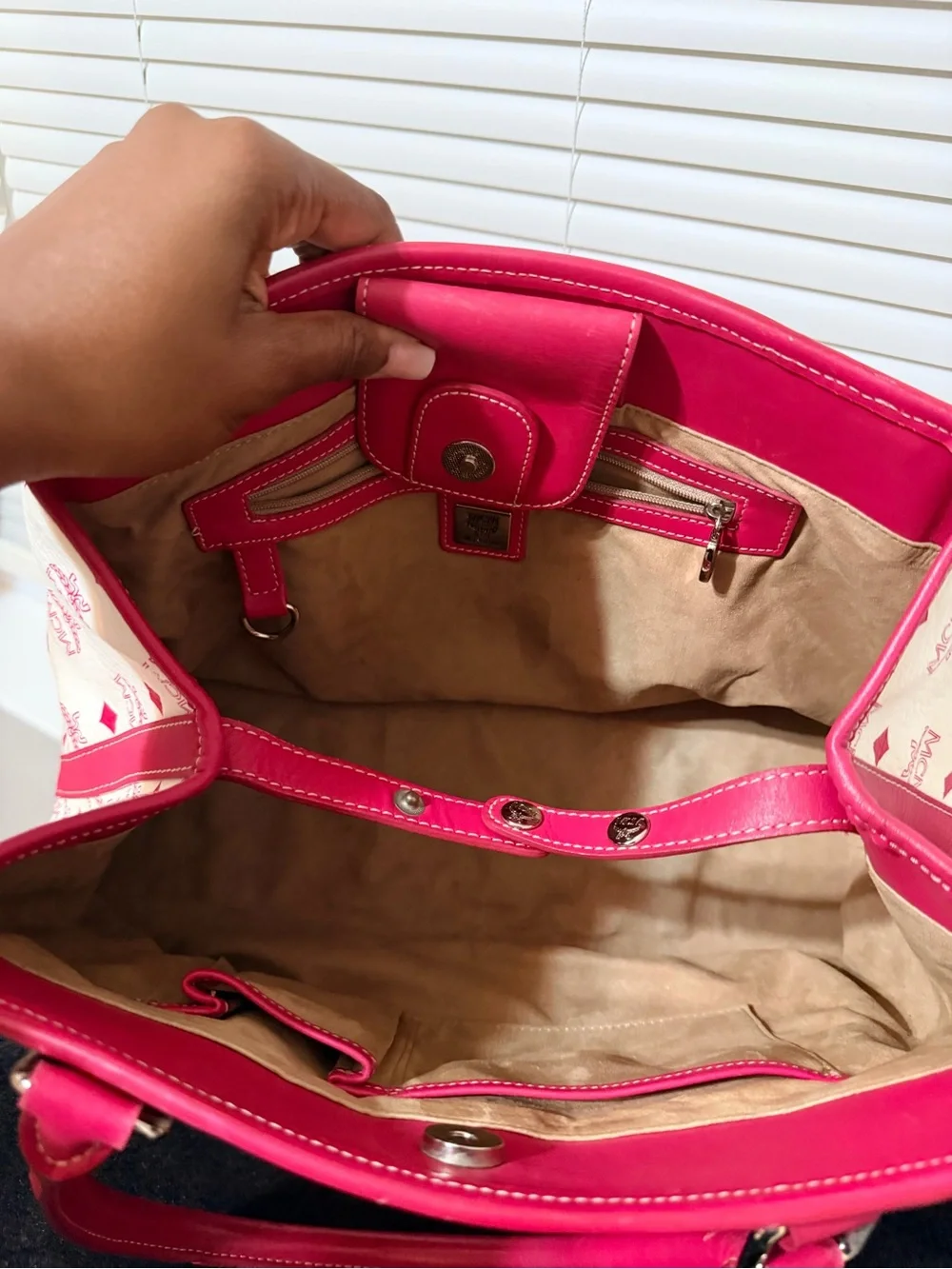 💯 Authentic MCM White & Hot Pink Signature Tote Bag